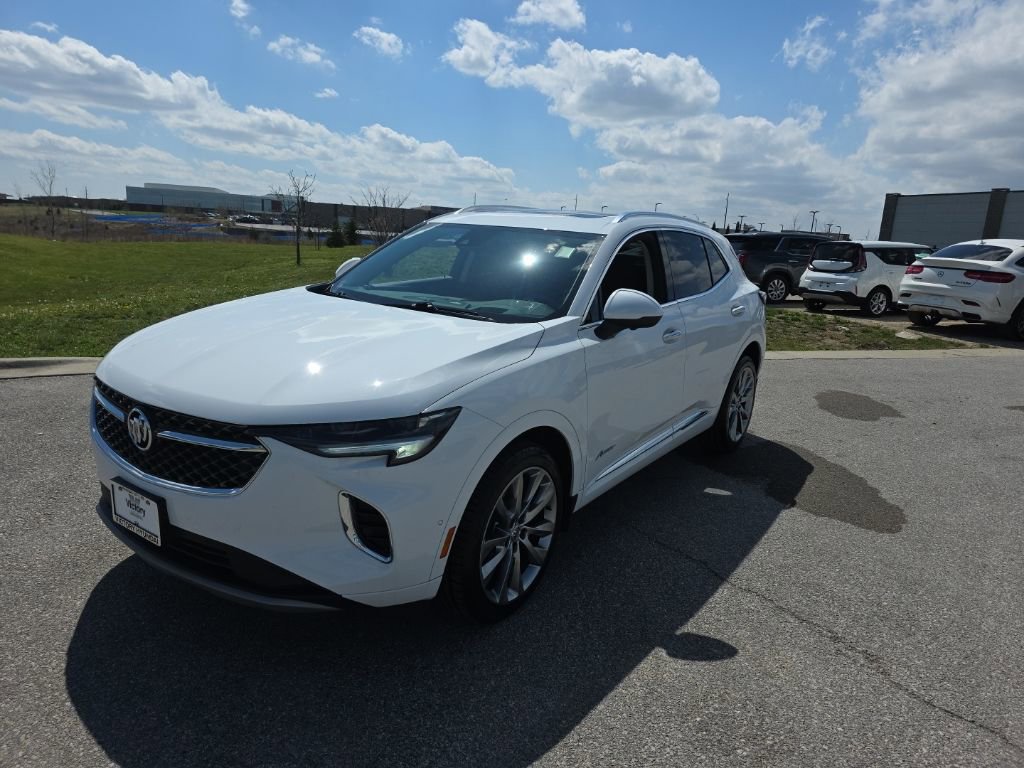 Used 2022 Buick Envision Avenir w/ Technology Package II image 1