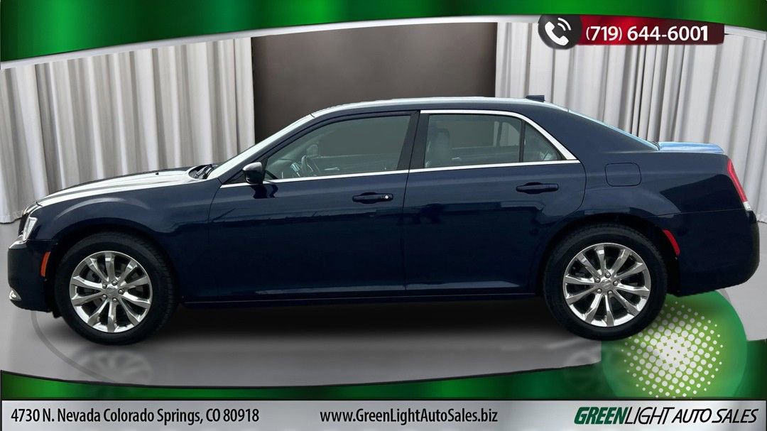 Used 2016 Chrysler 300 Limited image 2