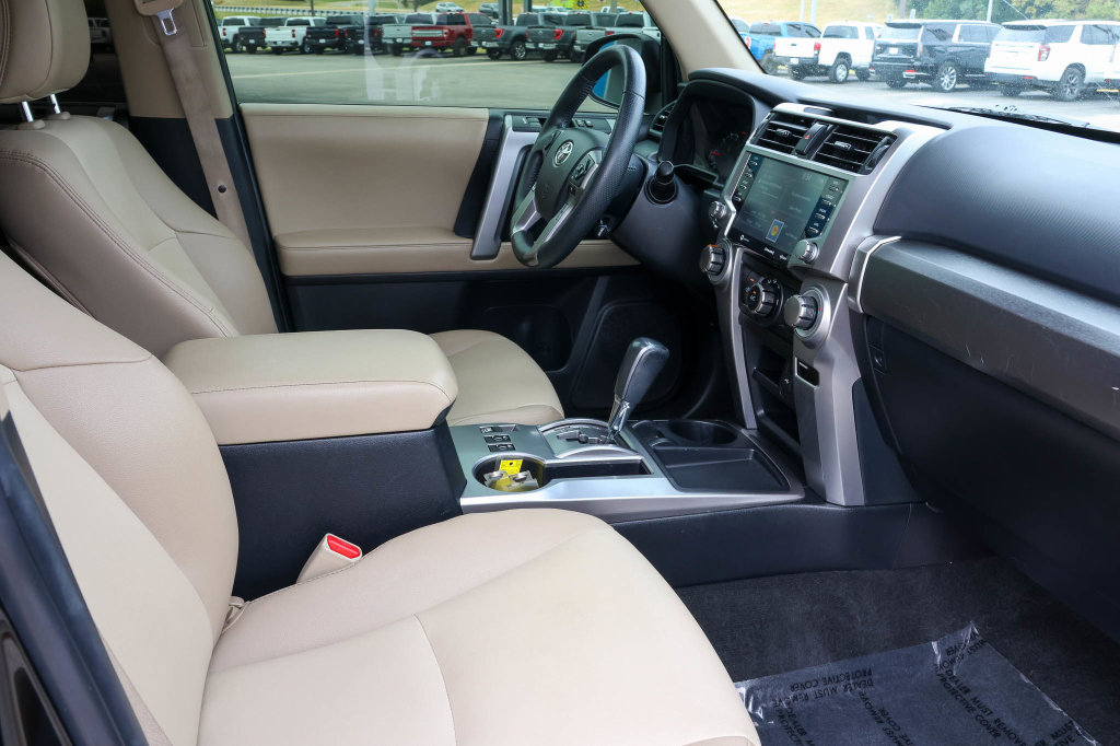Used 2021 Toyota 4Runner SR5 Premium w/ Moonroof Package RWD image 16