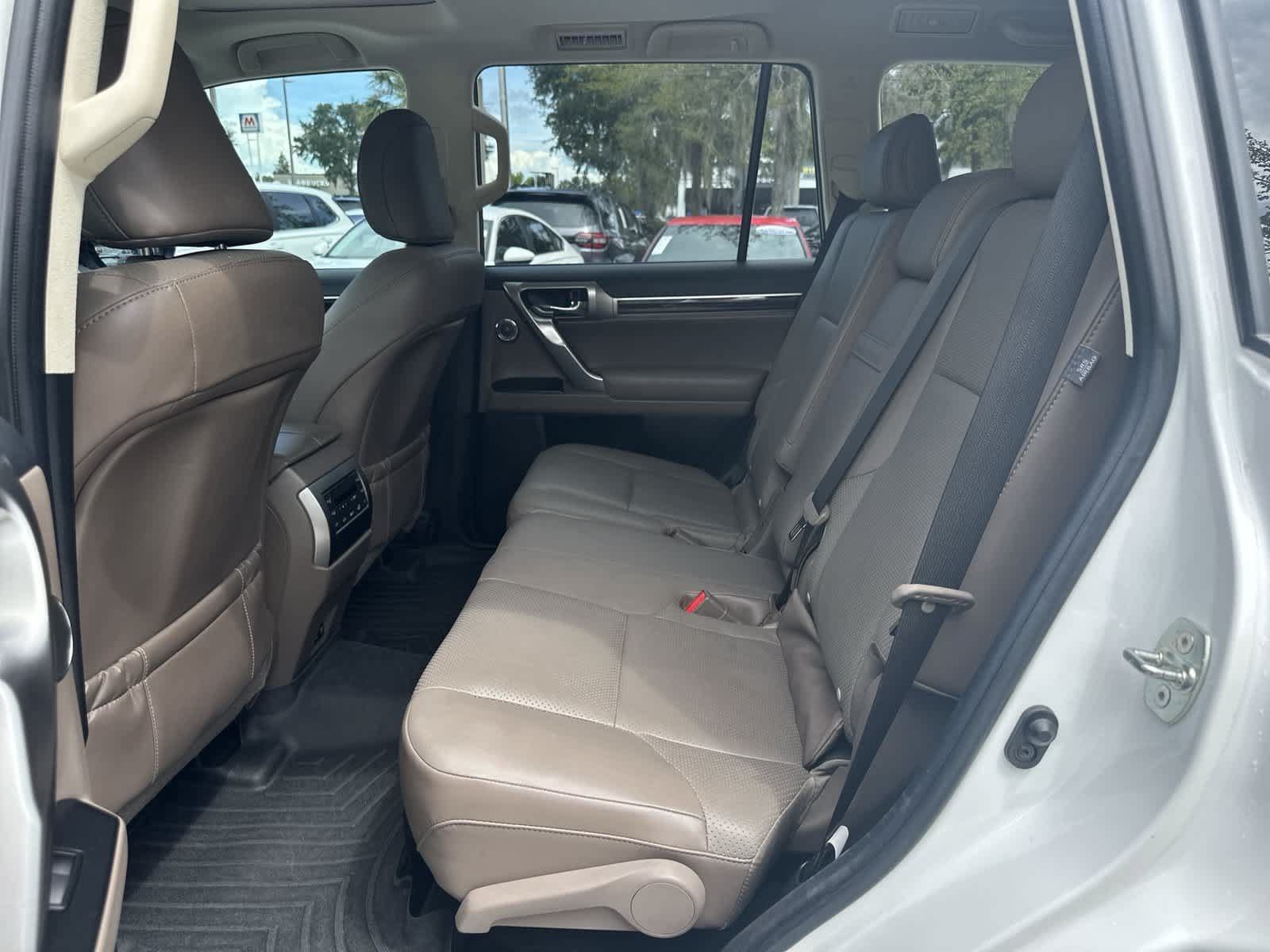 Used 2023 Lexus GX 460 Luxury AWD/4WD image 15