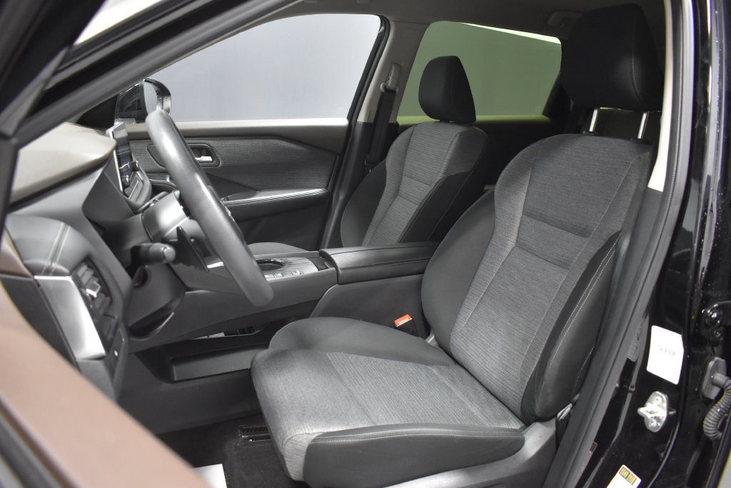 Used 2023 Nissan Rogue SV FWD image 5