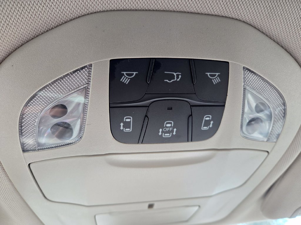 Used 2022 Chrysler Pacifica Touring-L FWD image 31