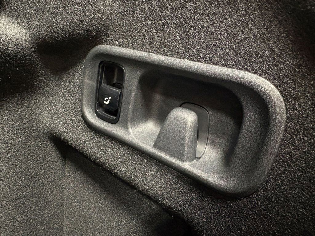 Used 2024 Mercedes-Benz C 43 AMG 4MATIC Sedan w/ Pinnacle Trim Package image 33