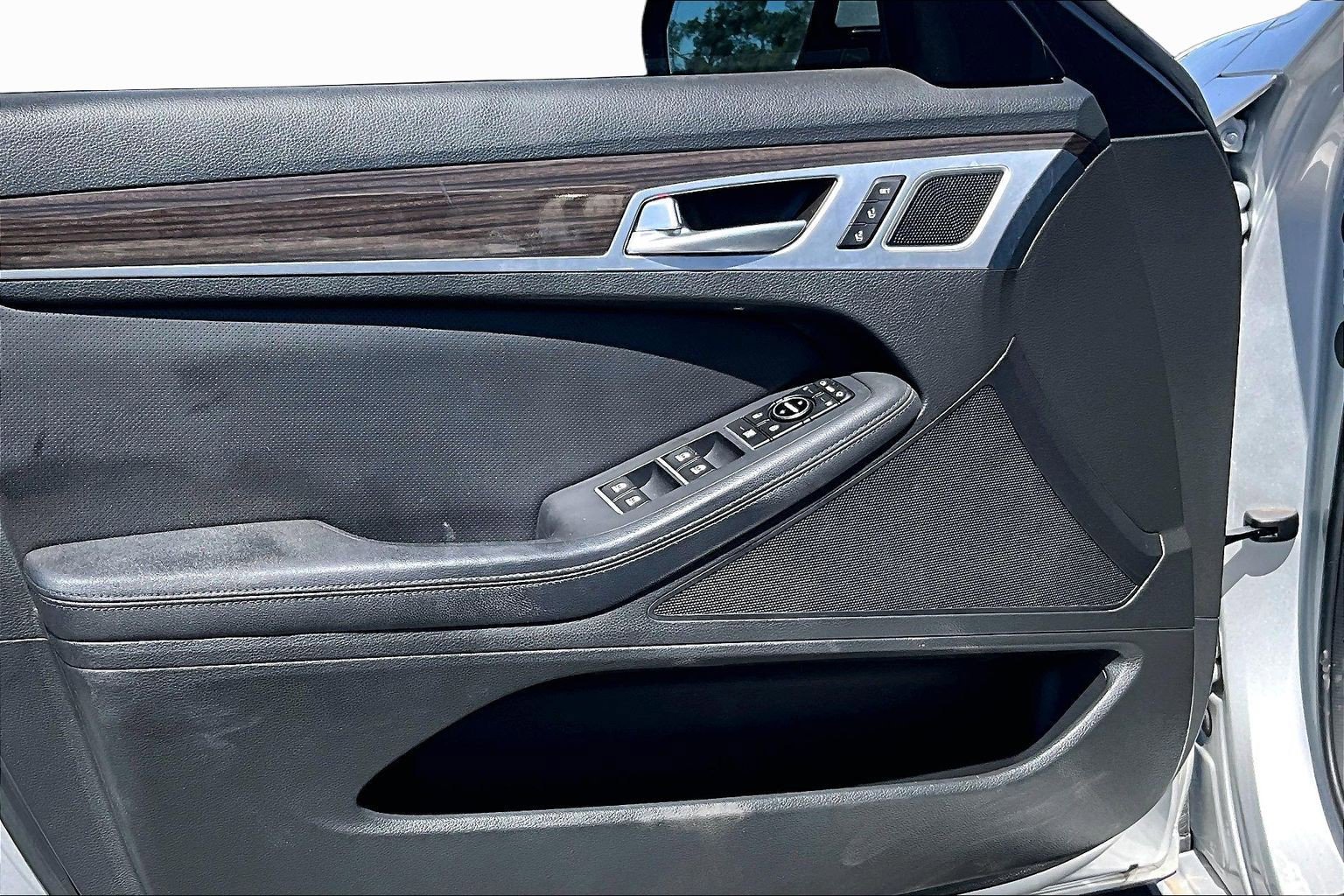 Used 2017 Genesis G80 3.8 image 16