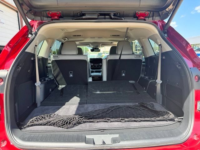 Used 2025 Toyota Highlander Limited AWD/4WD image 26