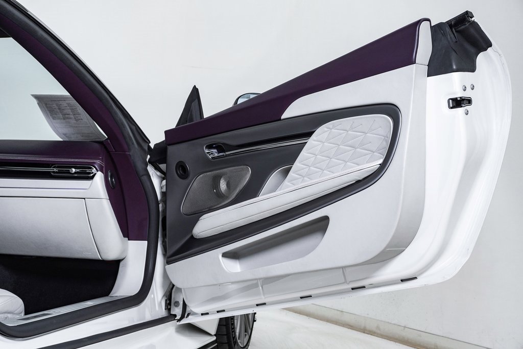 Used 2024 Aston Martin DB12 Coupe image 23