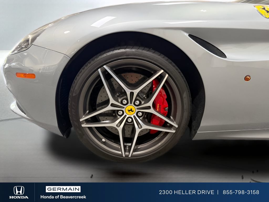 Used 2017 Ferrari California T RWD image 10