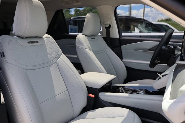 New 2026 Ford Explorer Platinum w/ LUX Leather Package AWD/4WD image 40