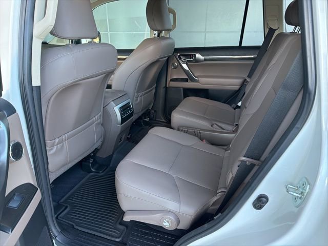 Used 2023 Lexus GX 460 Premium w/ Accessory Package AWD/4WD image 14