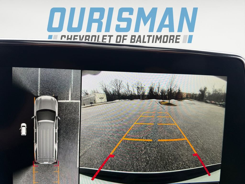 Used 2023 Chevrolet Suburban High Country image 18