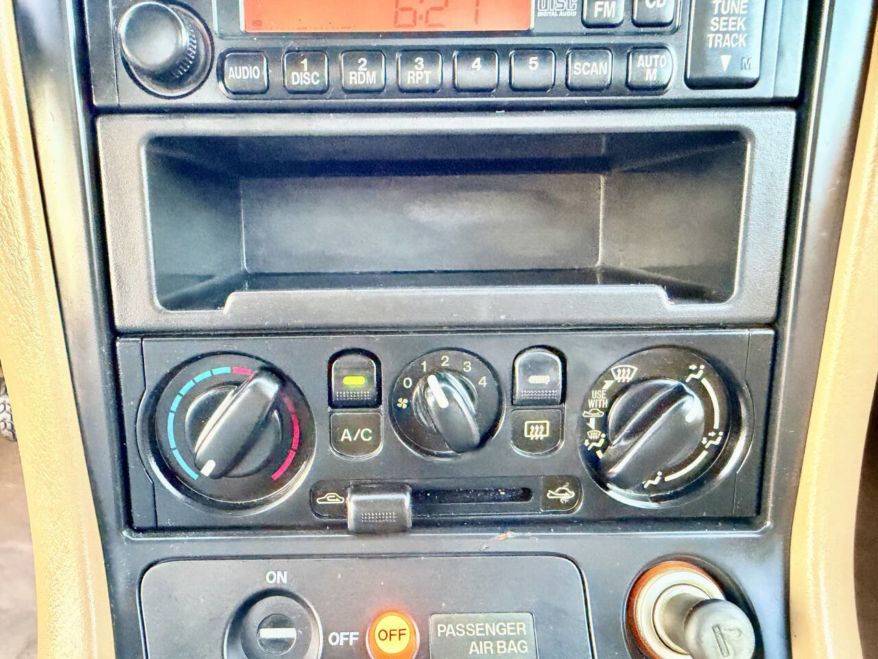 Used 2001 MAZDA MX-5 Miata LS image 22