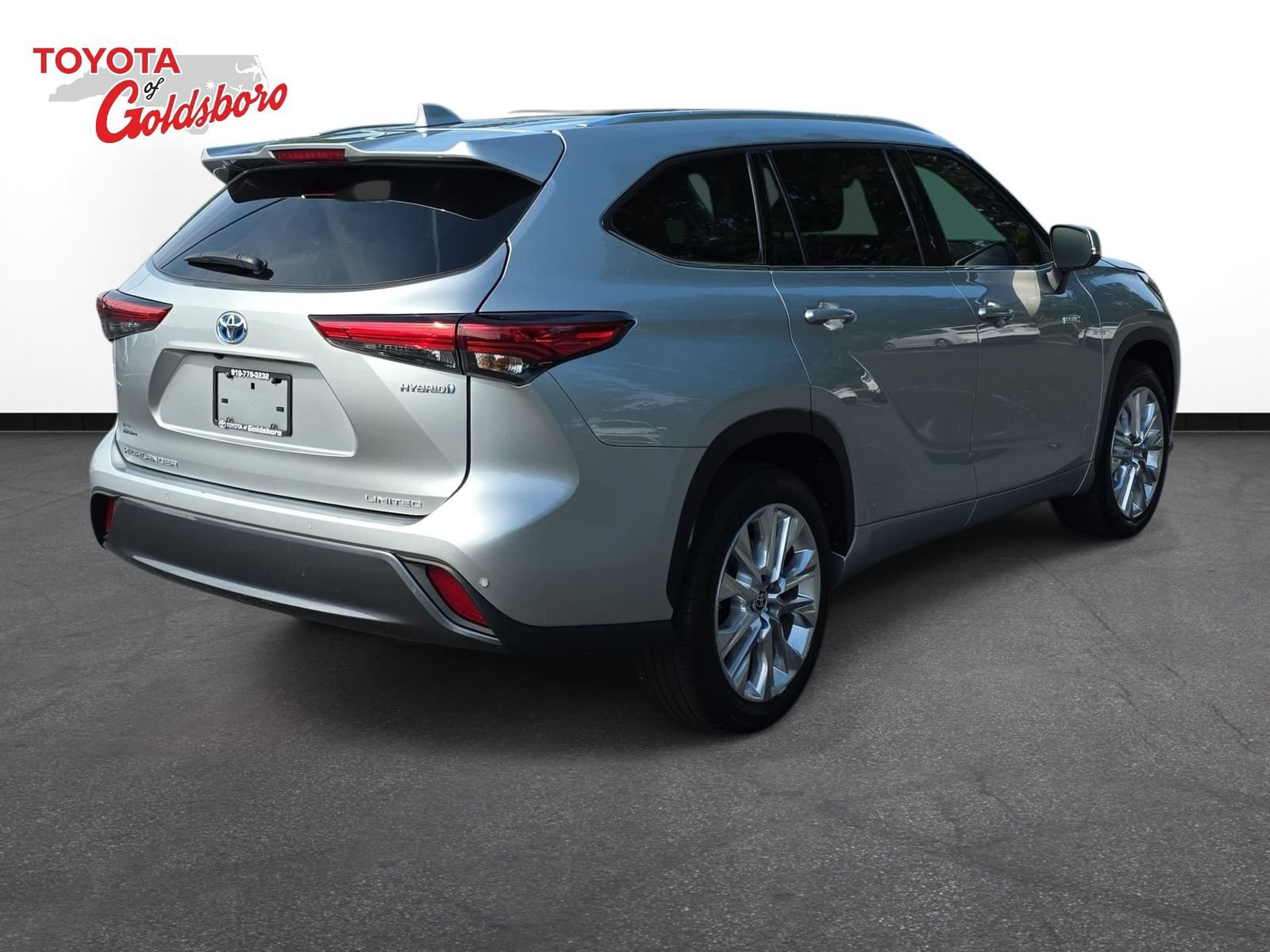 Used 2021 Toyota Highlander Limited FWD image 5
