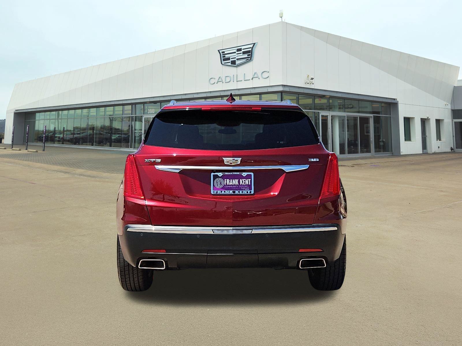 Used 2017 Cadillac XT5 Luxury w/ Driver Awareness Package FWD image 5