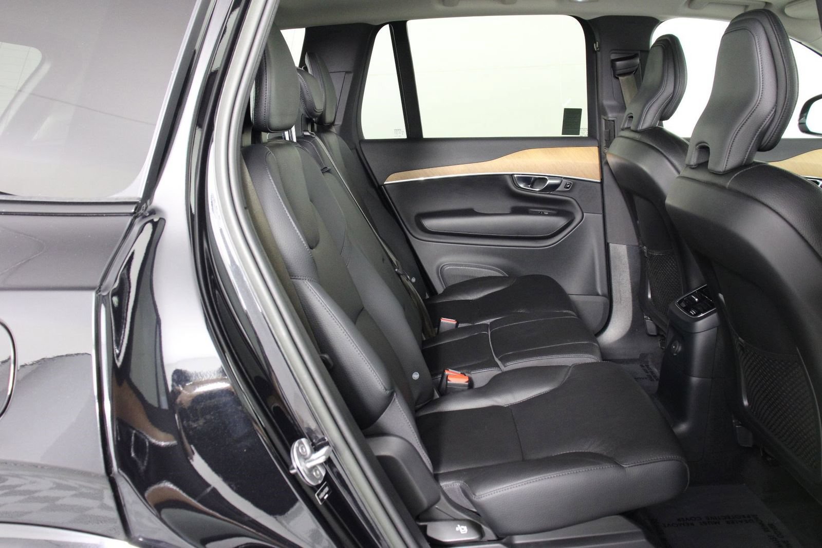 Certified 2023 Volvo XC90 T8 Plus w/ Protection Package Premier AWD/4WD image 30
