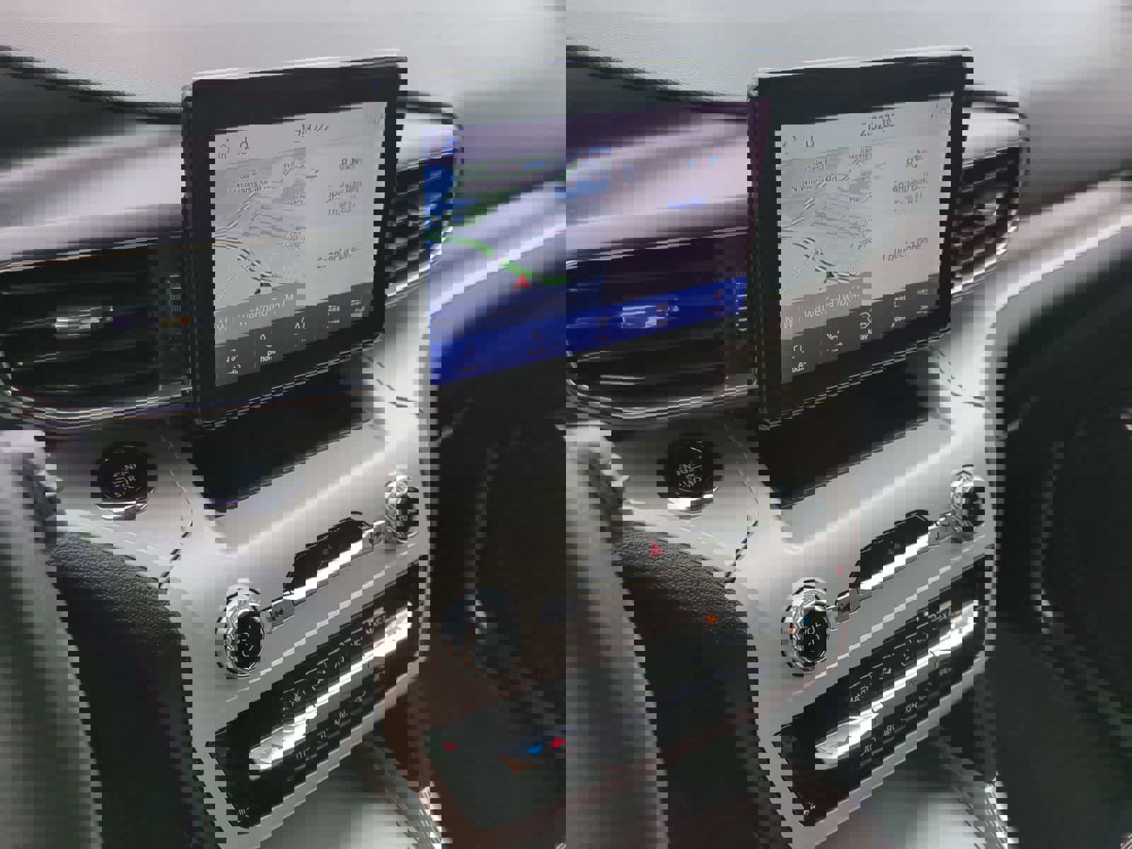 Used 2024 Ford Explorer XLT w/ Equipment Group 202A AWD/4WD image 27