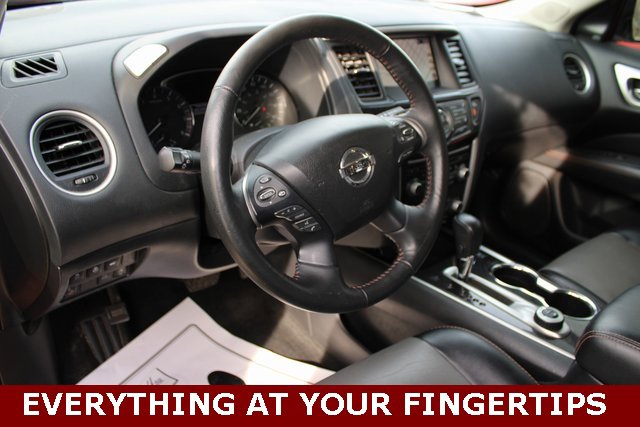 Used 2020 Nissan Pathfinder SL image 12