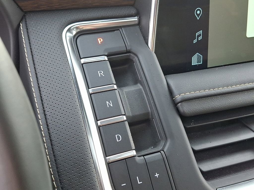 Used 2023 Chevrolet Tahoe Premier image 16