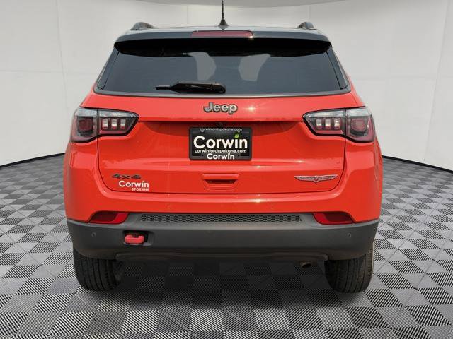 Used 2018 Jeep Compass Trailhawk w/ Leather Interior Group AWD/4WD image 16