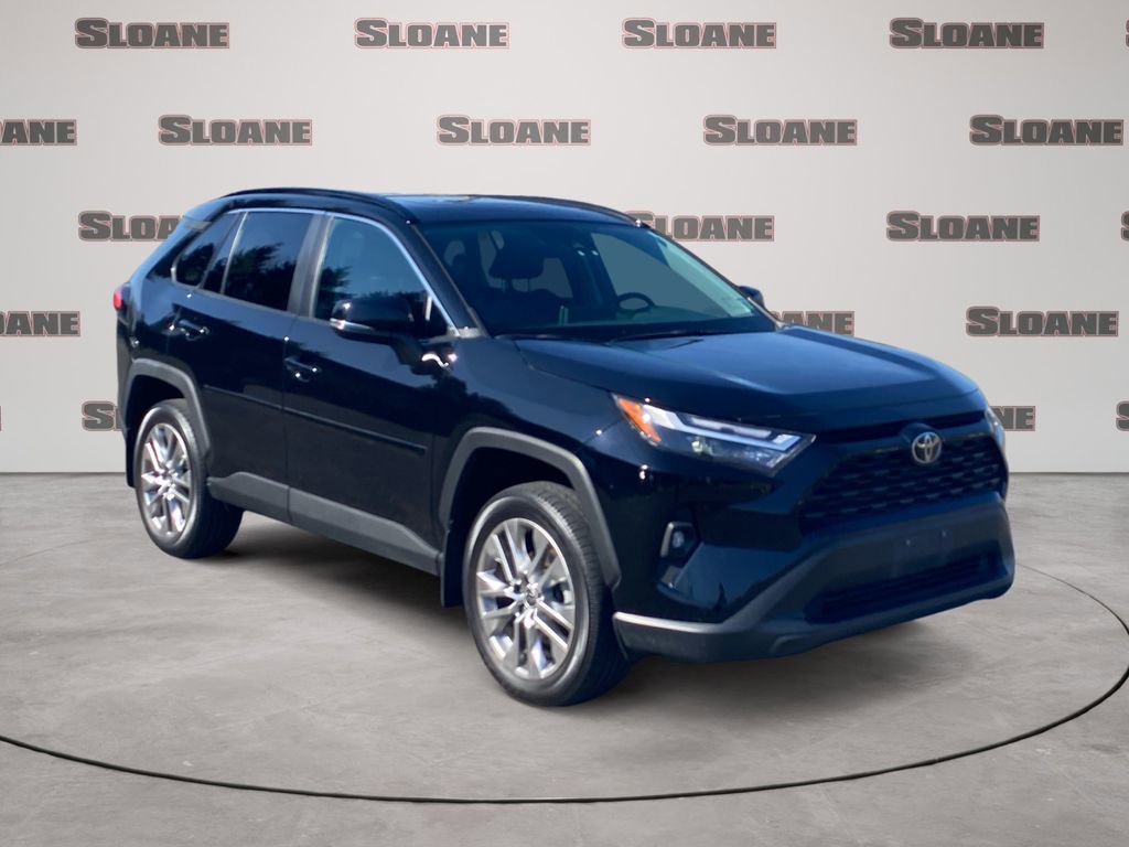 Used 2023 Toyota RAV4 XLE Premium image 4