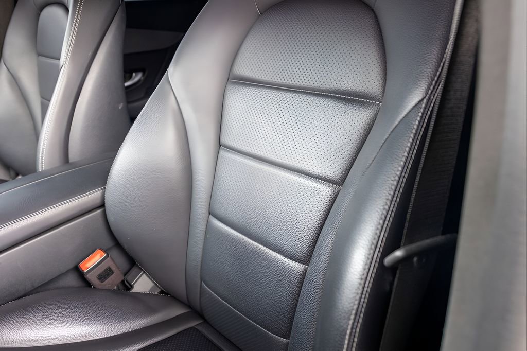Used 2019 Mercedes-Benz GLC 300 image 42