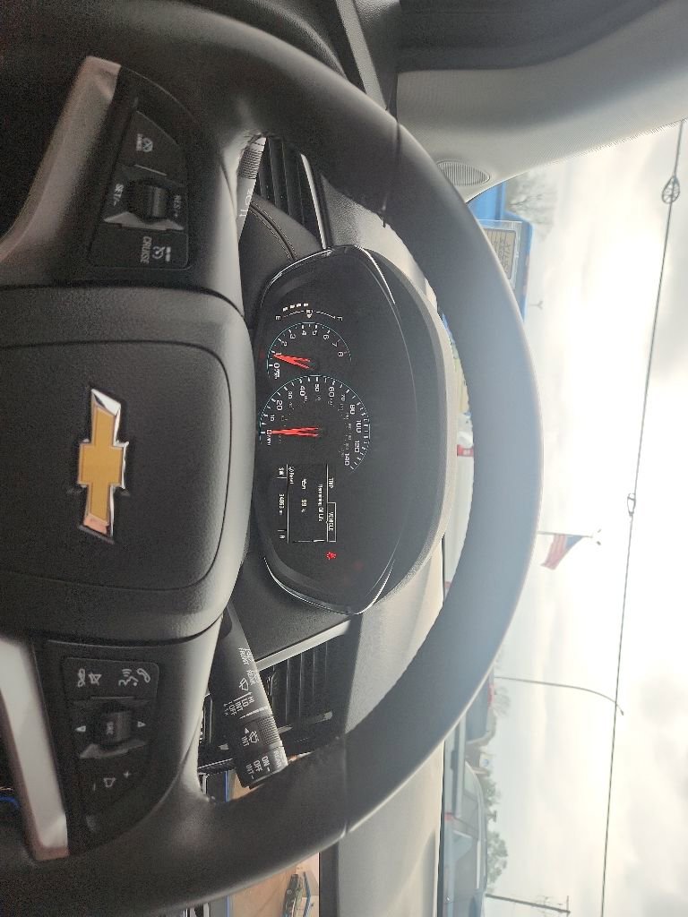 Used 2022 Chevrolet Trax LT w/ LT Convenience Package AWD/4WD image 19