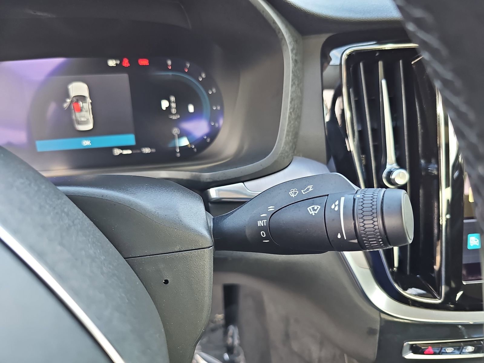 Used 2024 Volvo S60 B5 Core image 18