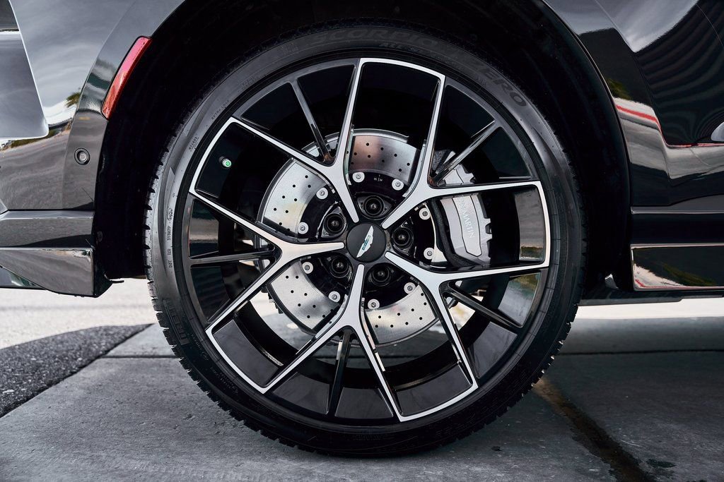 Used 2025 Aston Martin DBX 707 image 19