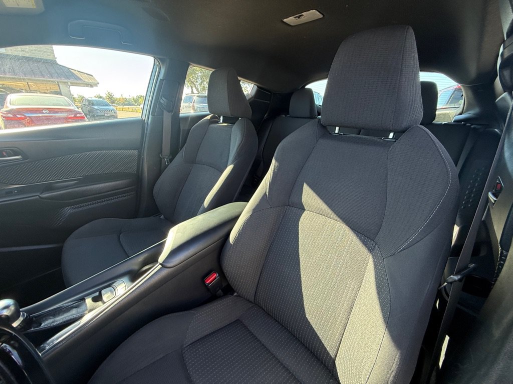 Used 2018 Toyota C-HR XLE FWD image 20