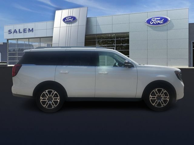 Certified 2025 Ford Expedition Active AWD/4WD image 2