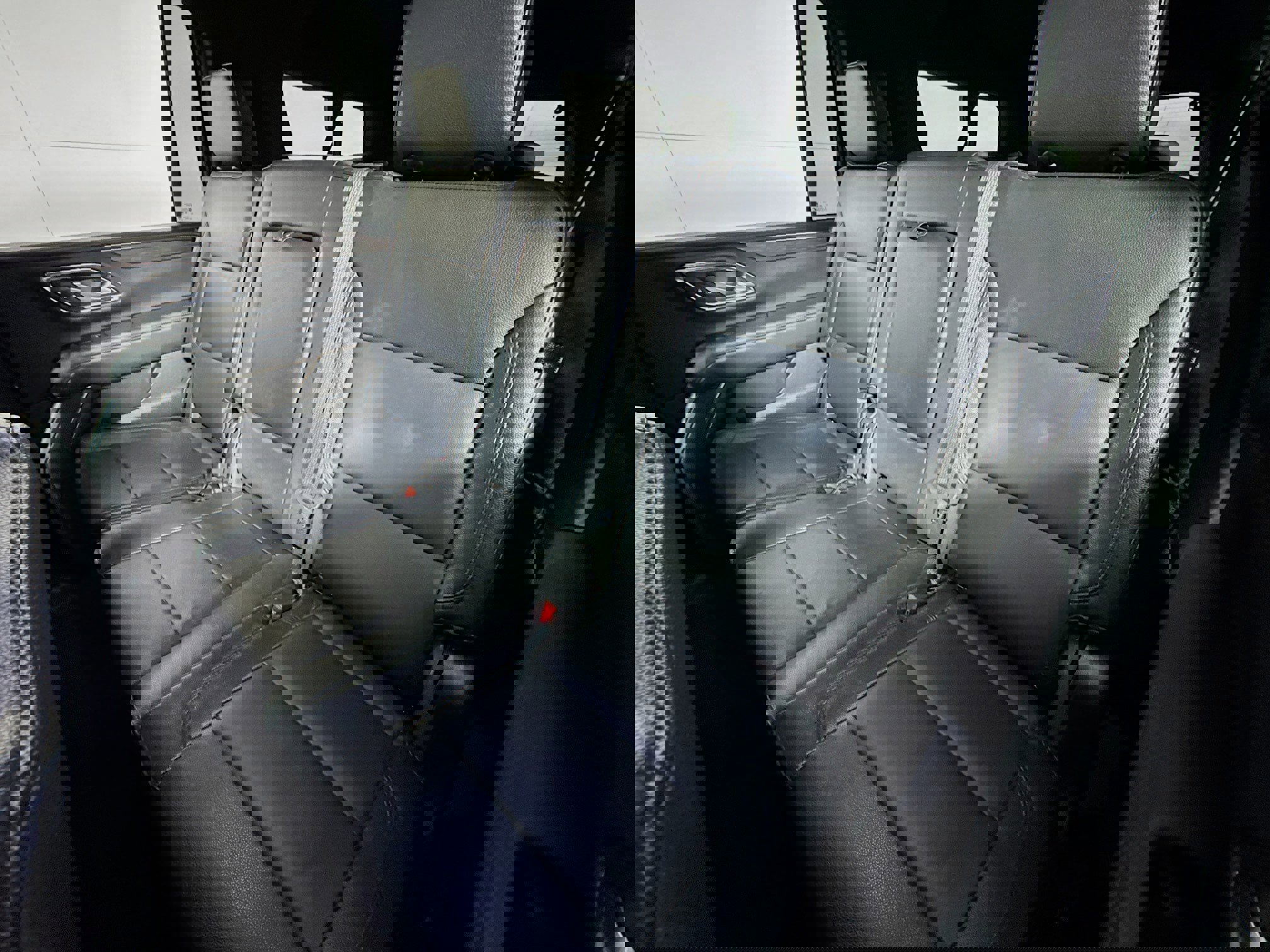 Used 2022 Chevrolet Suburban LS image 21