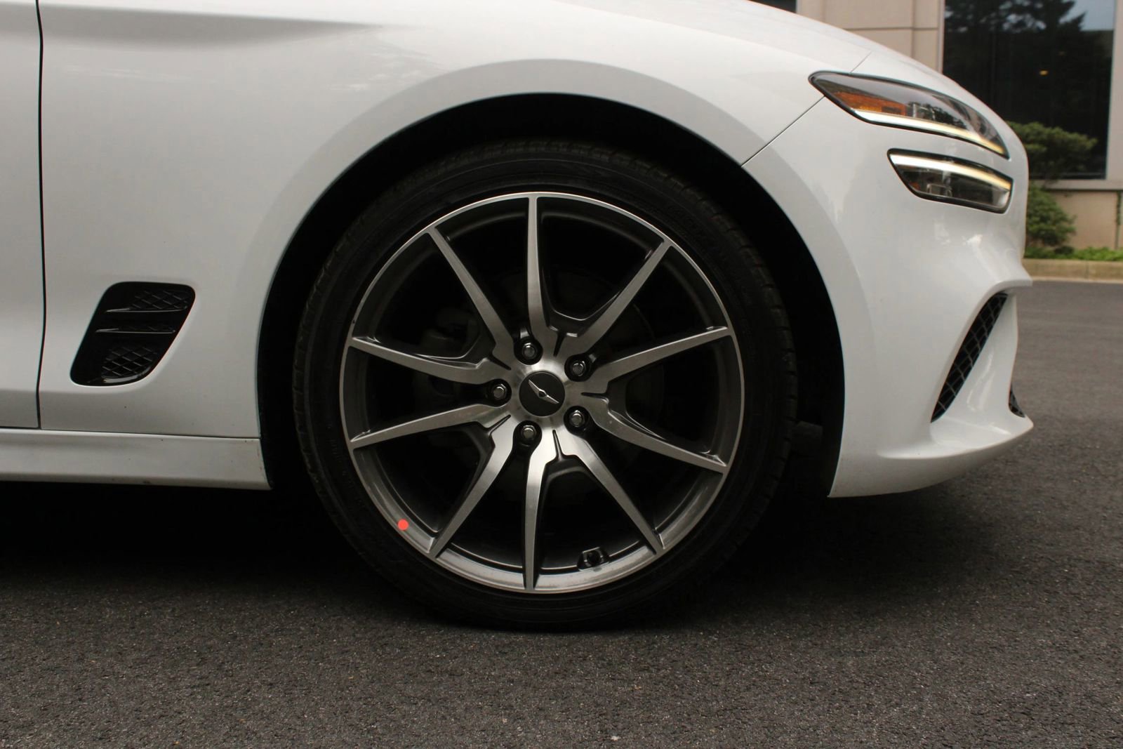 Used 2023 Genesis G70 2.0T AWD/4WD image 4