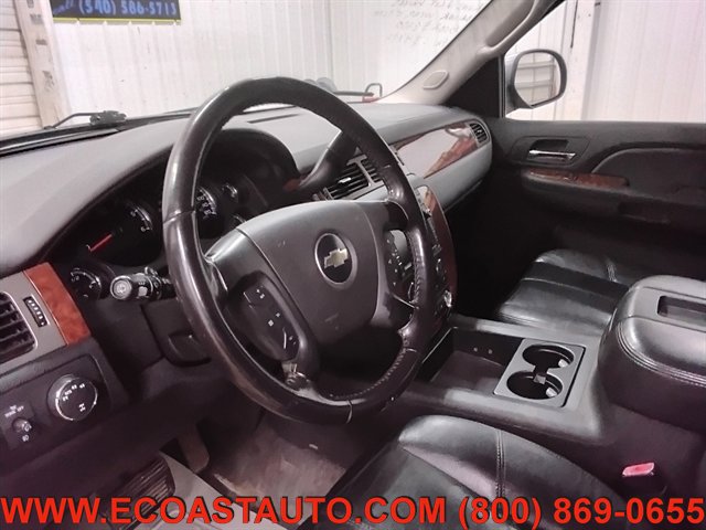 Used 2008 Chevrolet Suburban LT image 11