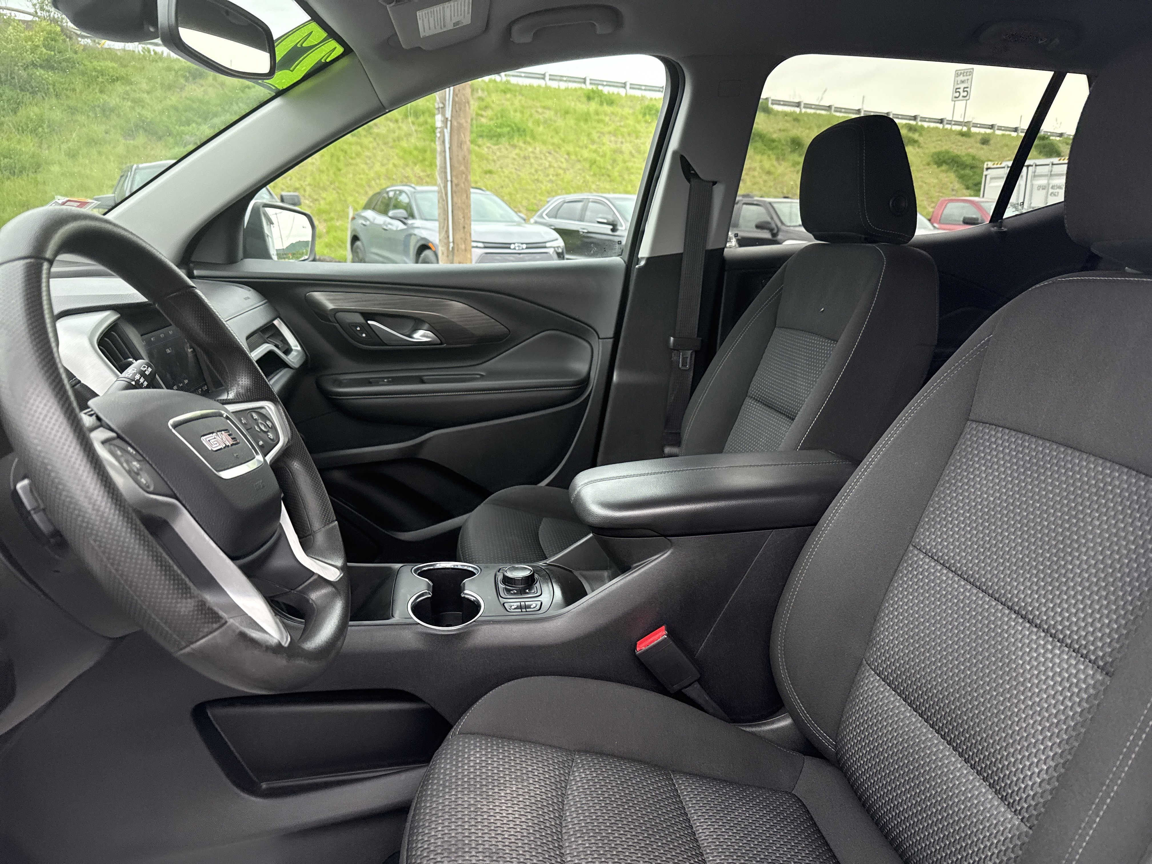 Used 2022 GMC Terrain SLE w/ Driver Convenience Package AWD/4WD image 13