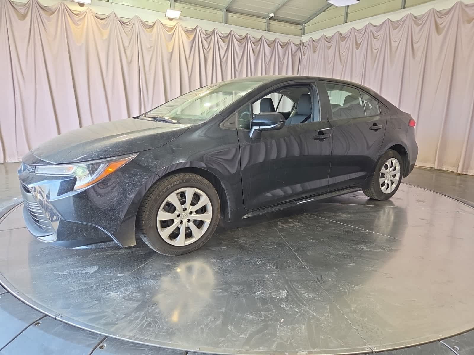 Used 2024 Toyota Corolla LE FWD image 2