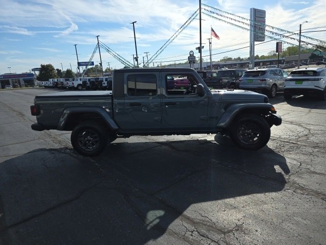 Used 2024 Jeep Gladiator Sport image 10