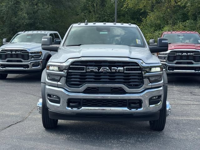 New 2027 RAM 5500 4x4 Crew Cab image 2
