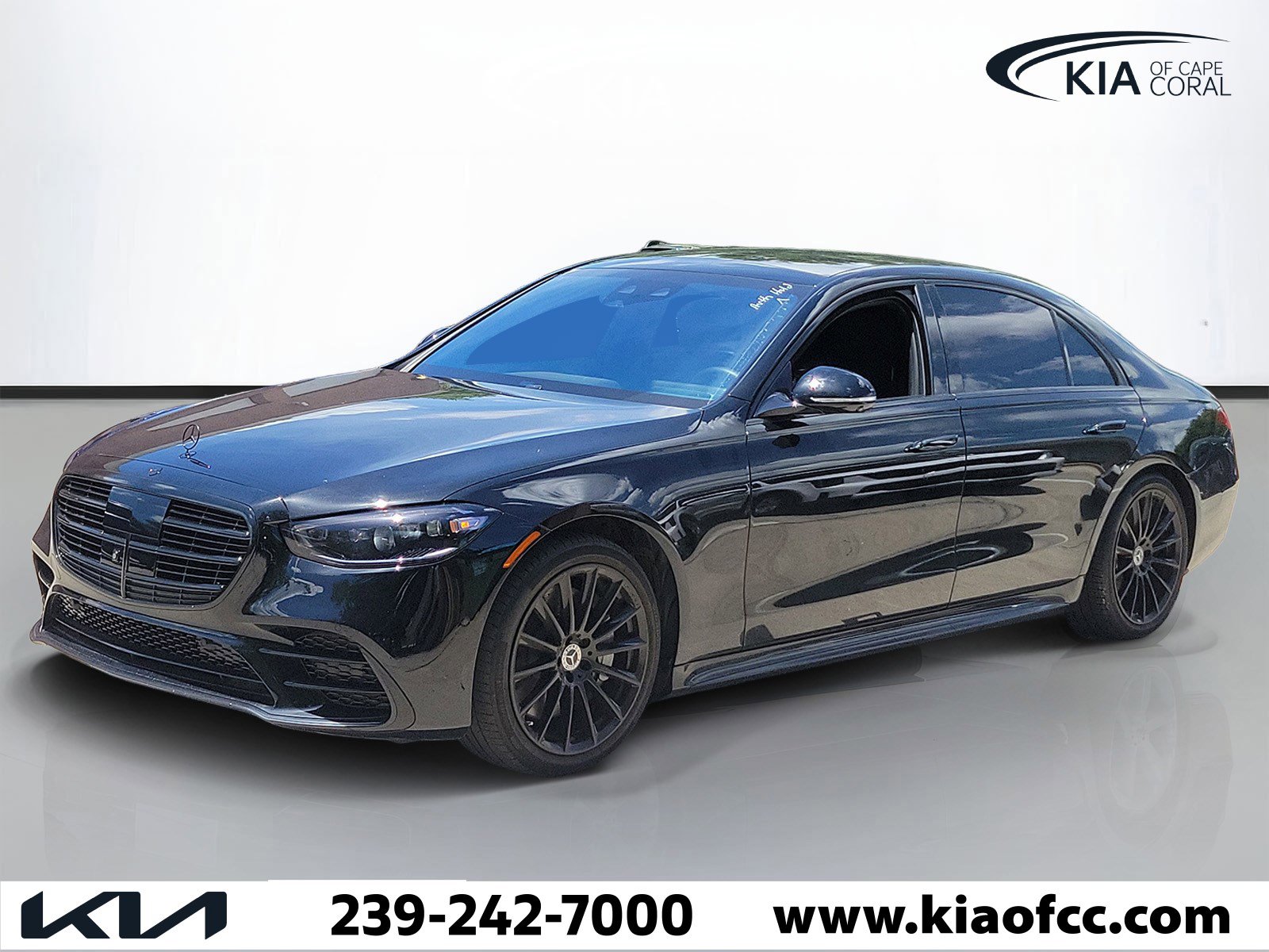 Used 2023 Mercedes-Benz S 500 4MATIC image 3