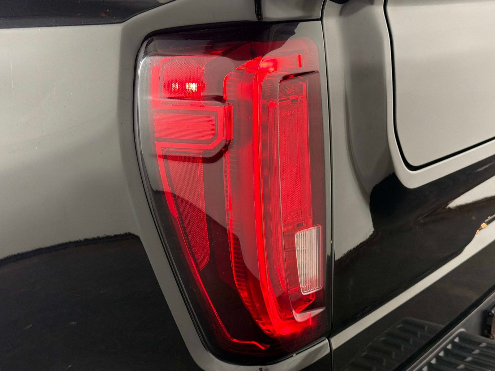 Used 2024 GMC Sierra 1500 Denali Ultimate AWD/4WD image 16