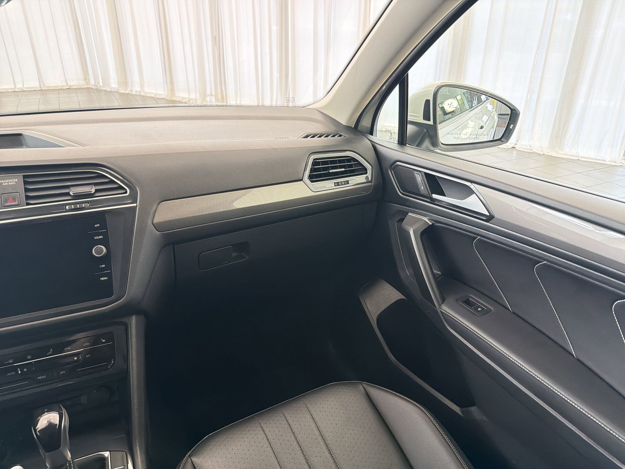 Used 2022 Volkswagen Tiguan SE FWD image 24