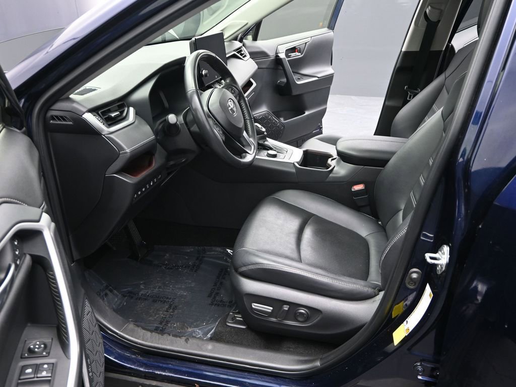 Used 2023 Toyota RAV4 Limited image 12