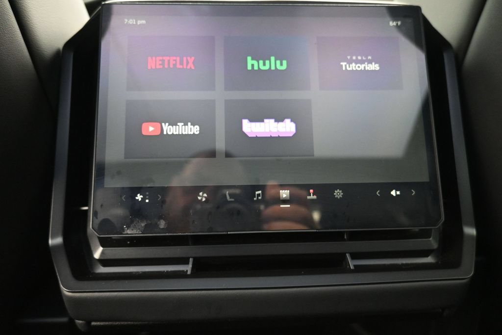 Used 2024 Tesla Cybertruck AWD Crew Cab image 20
