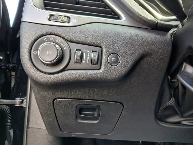 Used 2021 Jeep Cherokee Latitude Lux w/ Comfort/Convenience Group image 26