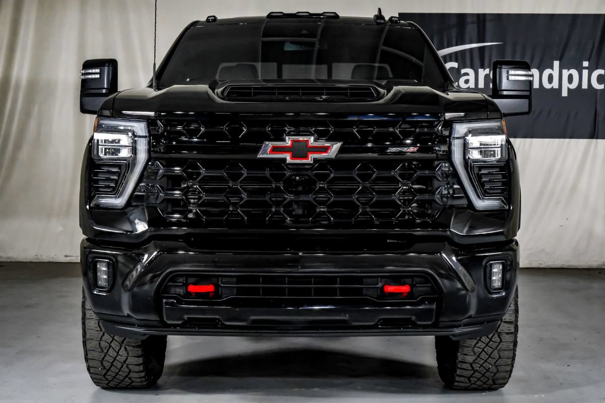 Used 2024 Chevrolet Silverado 2500 ZR2 AWD/4WD image 3