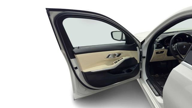 Used 2019 BMW 330i Sedan w/ Premium Package image 10