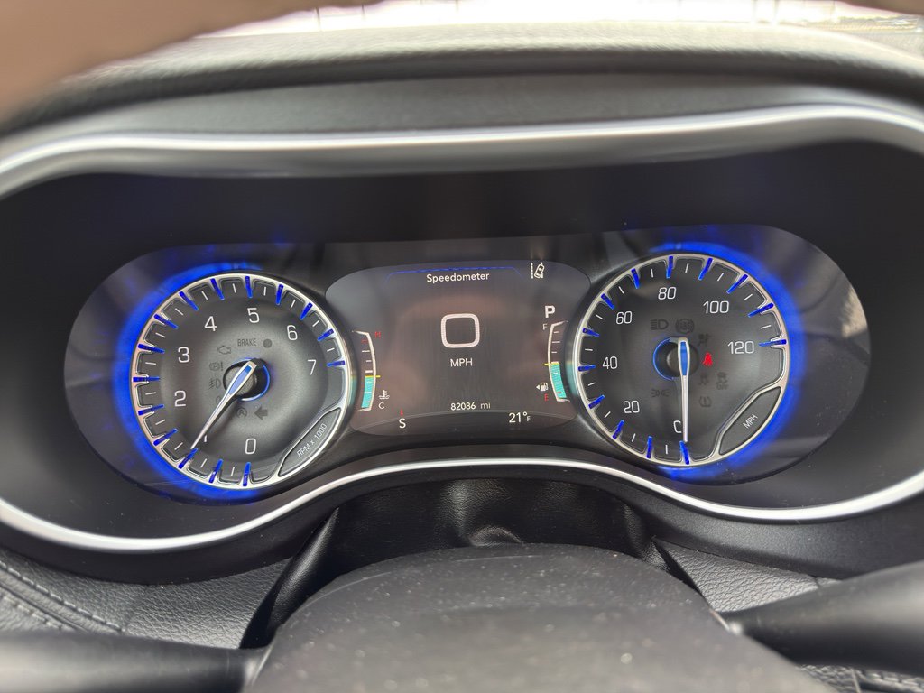 Used 2020 Chrysler Pacifica Limited w/ Advanced Safetytec Group image 27