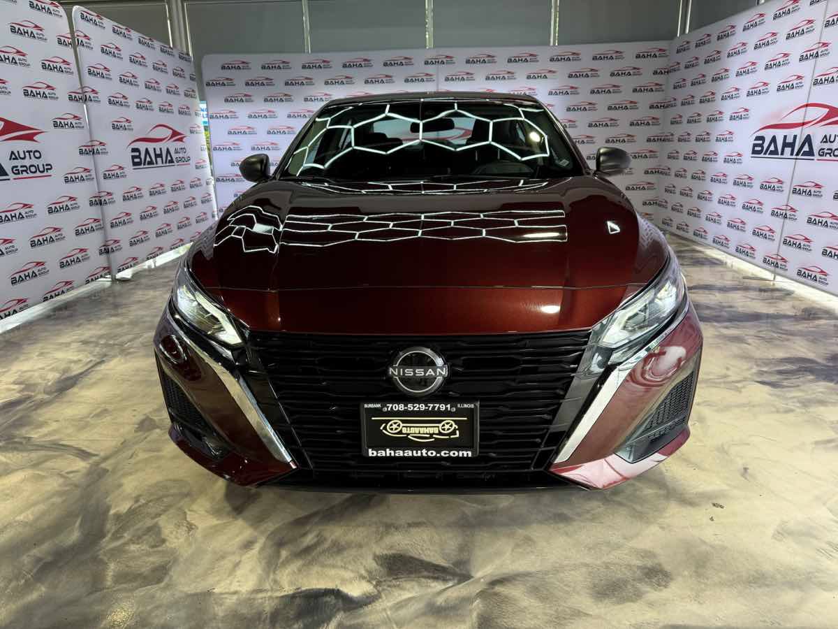Used 2025 Nissan Altima 2.5 SV AWD/4WD image 2