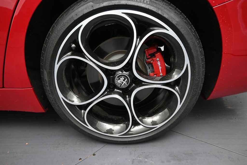 Used 2025 Alfa Romeo Giulia w/ Veloce Package Rwd image 10