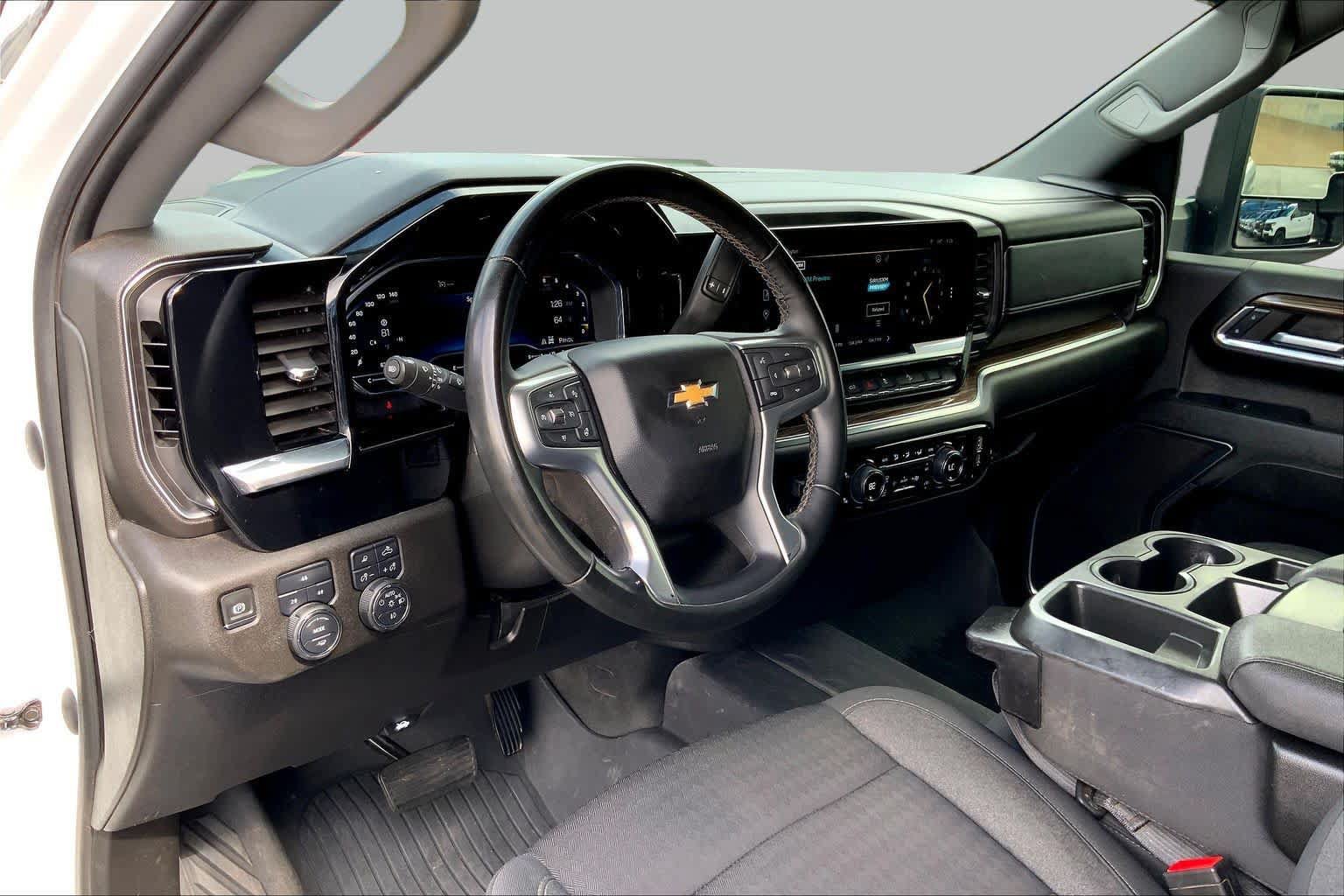 Used 2024 Chevrolet Silverado 2500 LT w/ Texas Edition AWD/4WD image 18