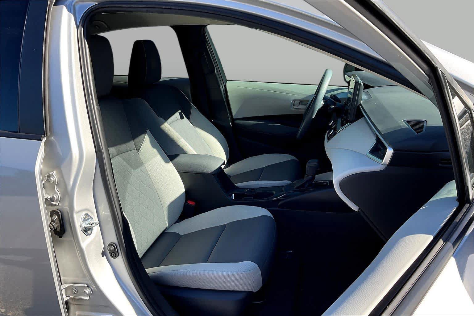 Used 2023 Toyota Corolla LE w/ LE Convenience Package FWD image 9