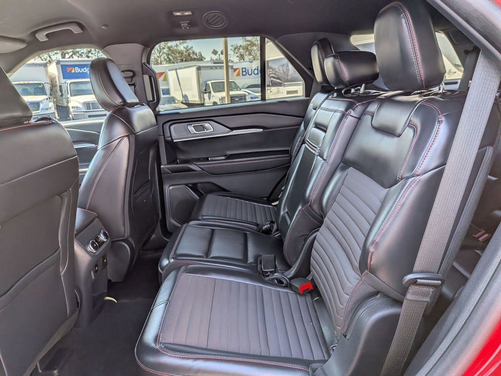 Used 2025 Ford Explorer ST-Line w/ ST-Line Street Pack image 27